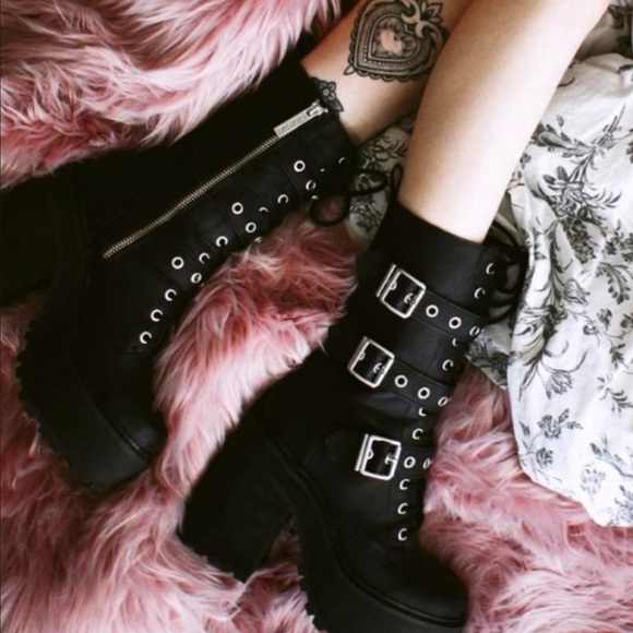 In Search of size 8 Killstar Vendetta Boots! - Picture 2 of 2